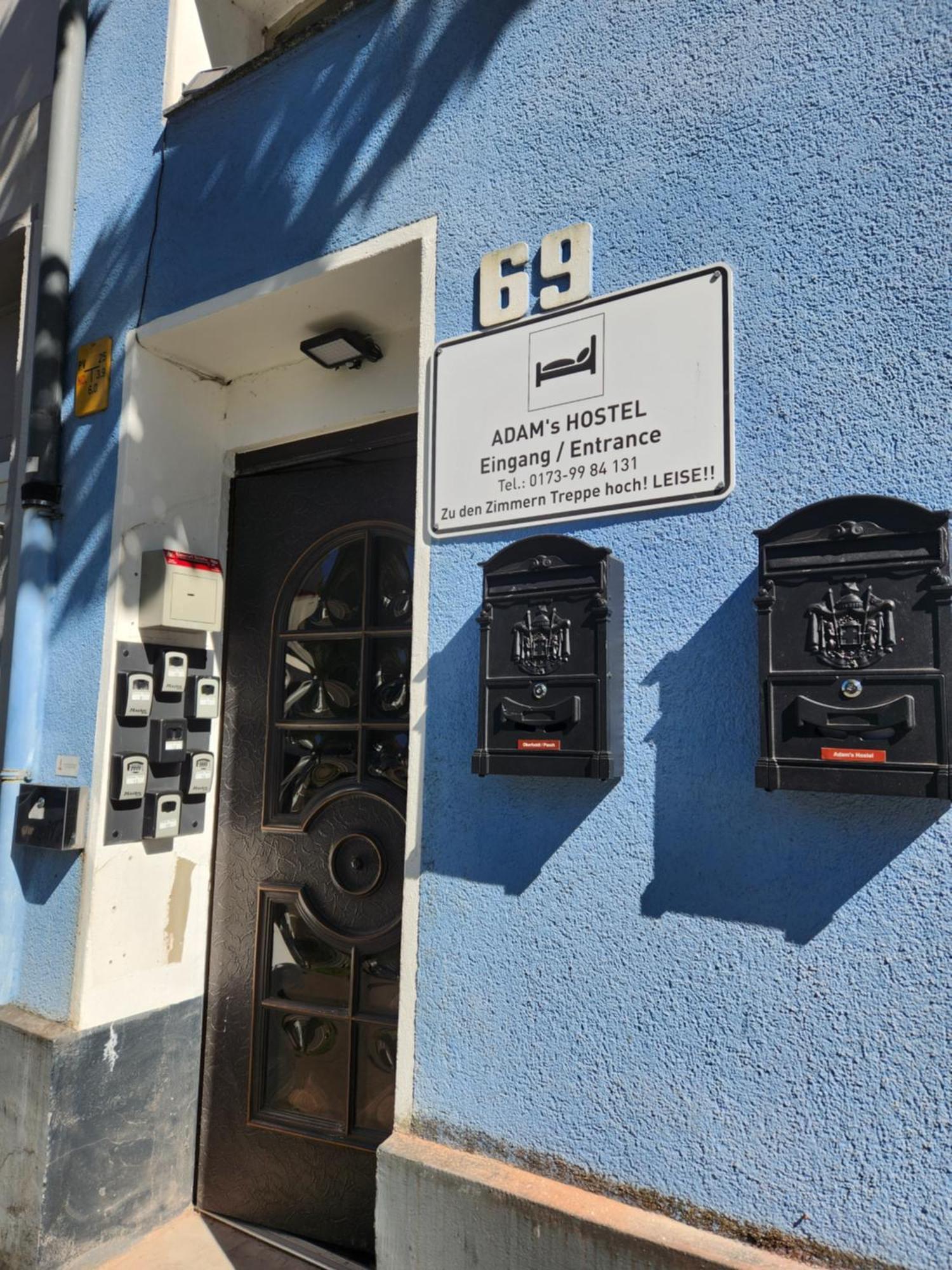 Adam'S Hostel - Self Check-In & Only Private Rooms - Dusseldorf — Fotos 3